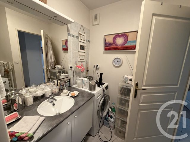 Appartement F3 à louer - 3 pièces - 63.74 m2 - FONTAINES SUR SAONE - 69 - RHONE-ALPES - Century 21 Coquillat Immobilier