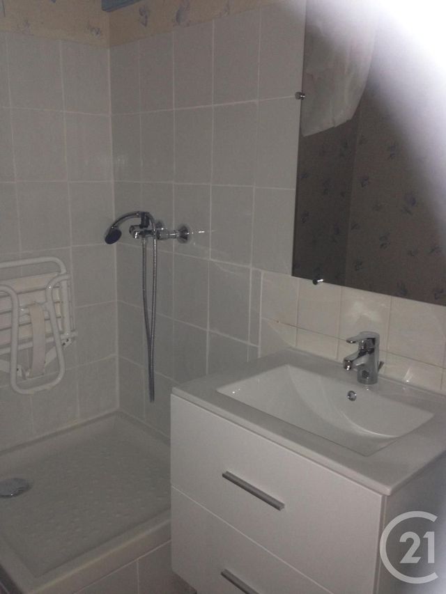Appartement à louer - 3 pièces - 59.65 m2 - VILLEFRANCHE SUR SAONE - 69 - RHONE-ALPES - Century 21 Coquillat Immobilier