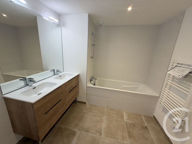 Appartement à louer - 4 pièces - 79.97 m2 - GLEIZE - 69 - RHONE-ALPES - Century 21 Coquillat Immobilier