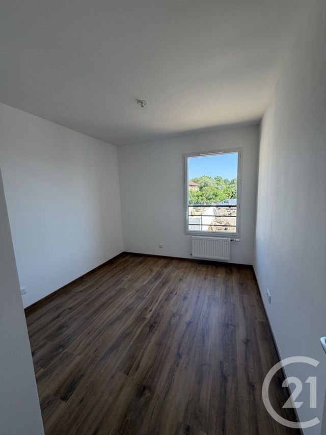 Appartement à louer - 4 pièces - 79.97 m2 - GLEIZE - 69 - RHONE-ALPES - Century 21 Coquillat Immobilier