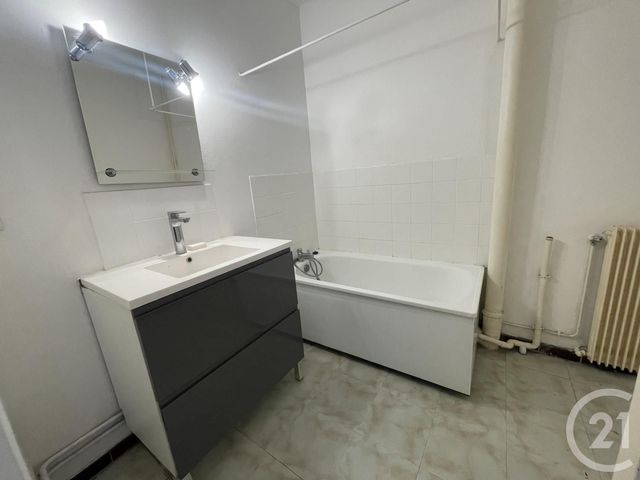 Appartement F4 à louer - 4 pièces - 78.4 m2 - VILLEFRANCHE SUR SAONE - 69 - RHONE-ALPES - Century 21 Coquillat Immobilier