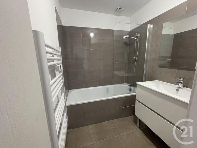 Appartement F3 à louer - 3 pièces - 74.76 m2 - VILLEFRANCHE SUR SAONE - 69 - RHONE-ALPES - Century 21 Coquillat Immobilier