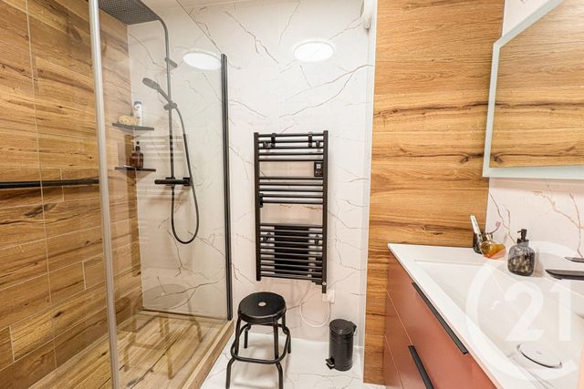 Appartement T5 à vendre - 5 pièces - 135.94 m2 - JASSANS RIOTTIER - 01 - RHONE-ALPES - Century 21 Coquillat Immobilier