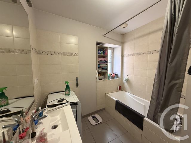 Appartement F3 à louer - 3 pièces - 78.0 m2 - TREVOUX - 01 - RHONE-ALPES - Century 21 Coquillat Immobilier