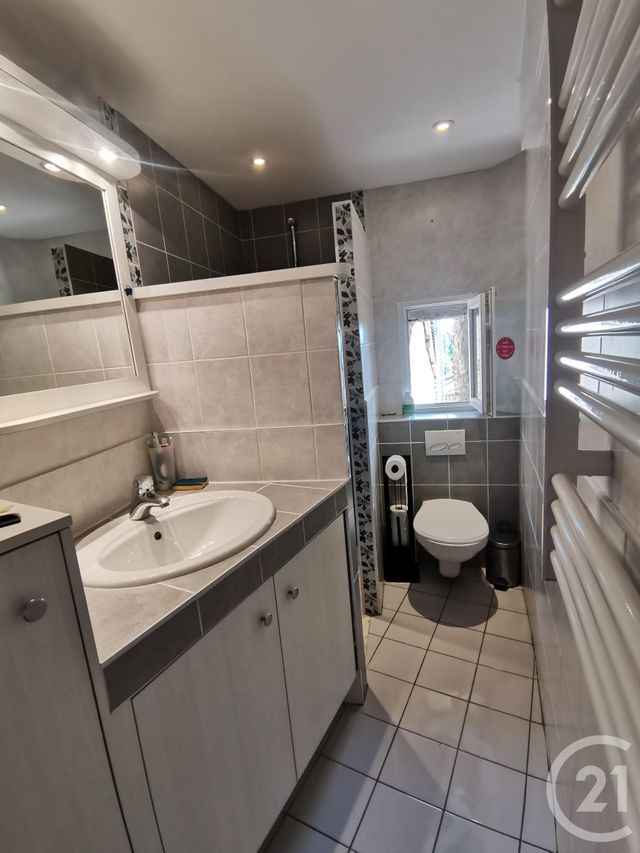 Appartement T3 à louer - 3 pièces - 53.74 m2 - TREVOUX - 01 - RHONE-ALPES - Century 21 Coquillat Immobilier